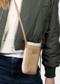 Aedey Phonebag Kunstshearling‑Handytasche