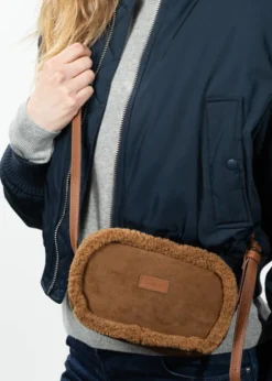 Aedey Shoulderbag Umhängetasche aus Lammfellimitat
