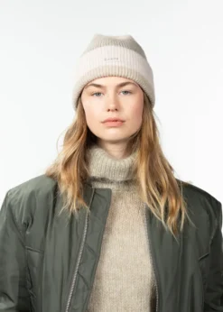 Ailisa Beanie Mütze mit Streifen
