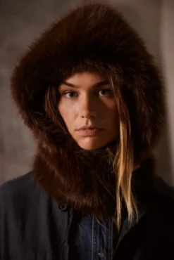 Angeliqa Hood Kunstpelz-Damenkapuze