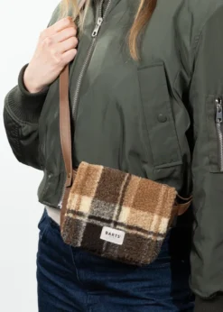 Bugbane Shoulderbag Kunstfell‑Schultertasche