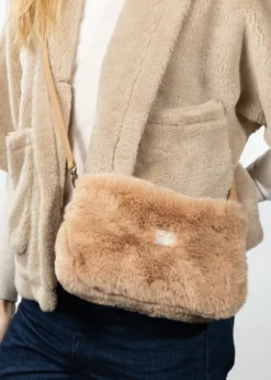 Djupa Shoulderbag Kunstfell‑Schultertasche