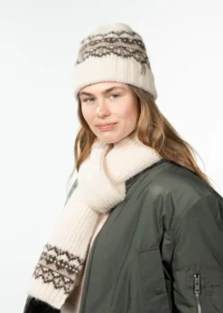 Eimhir Beanie Damenmütze mit Winterschnittmuster
