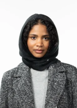 Karesa Hood Dehnbarer Kapuzenpullover mit Rippstrick