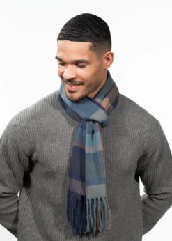 Ketill Scarf Herrenschal mit Karomuster