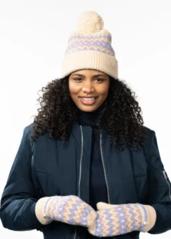 Nakarah Beanie Damenmütze mit Bommel und Winterprint