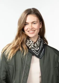 Rigga Scarf Quadratischer Schal